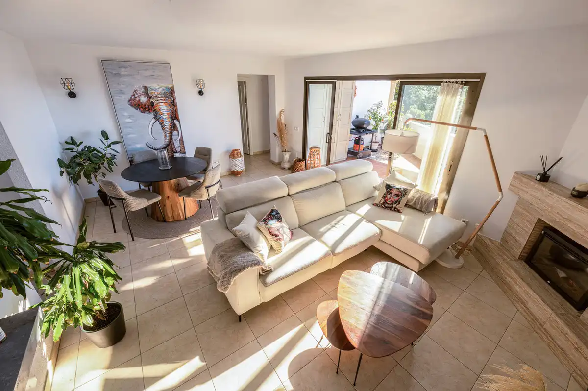 Apartamento con piscina en venta en Calahonda, imagen 2