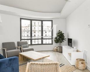 Living room of Apartment to rent in  Barcelona Capital  with Air Conditioner, Heating and Community pool