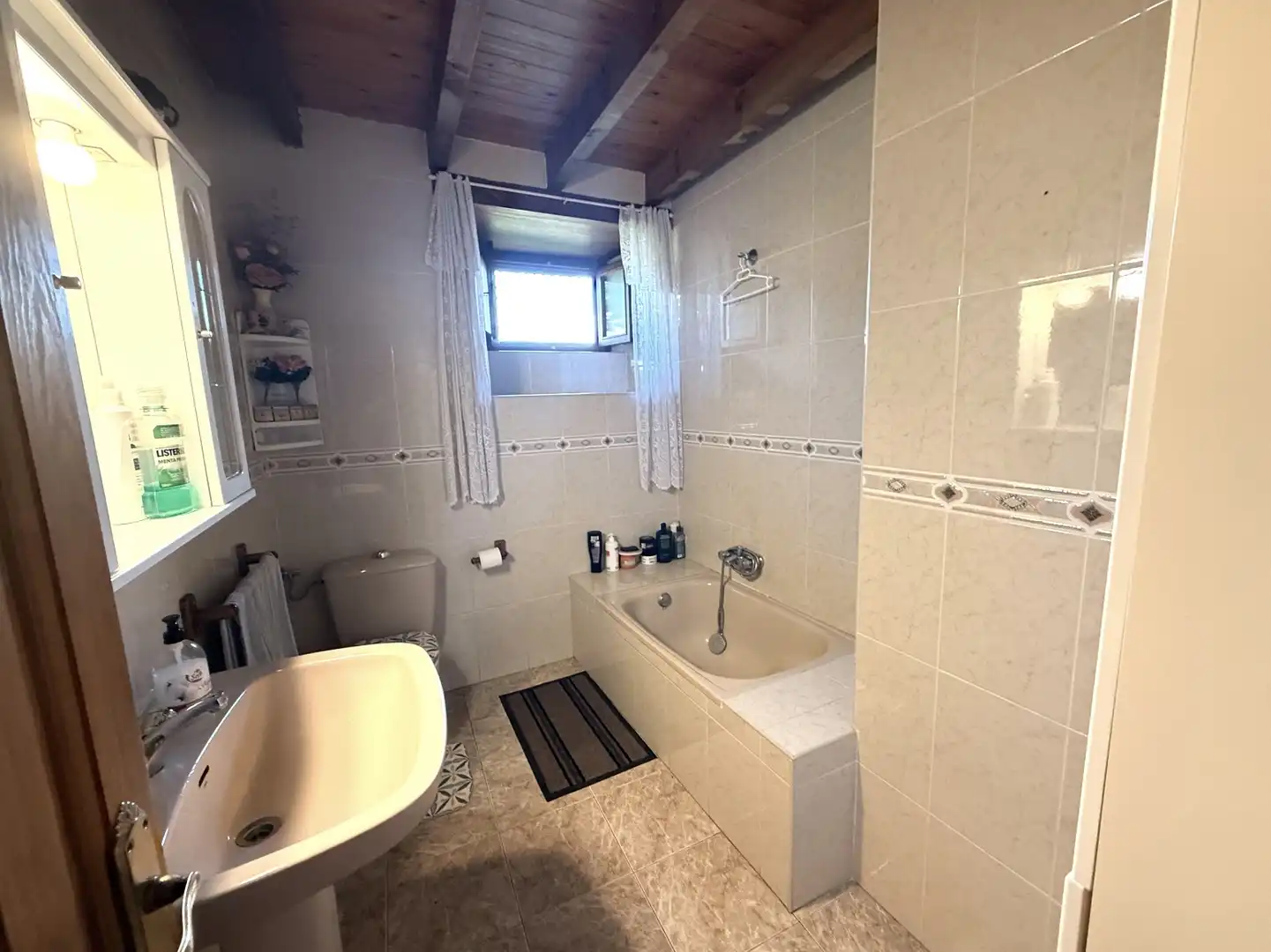Bany de Casa o xalet en venda en Herrerías amb Jardí privat, Parquet i Traster