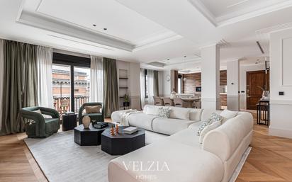 Sala d'estar de Pis en venda en  Madrid Capital amb Aire condicionat, Calefacció i Terrassa
