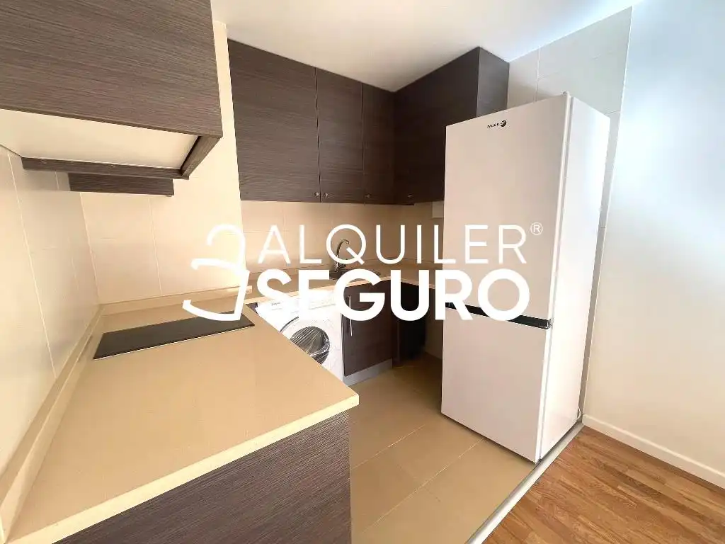 Cocina de Piso de alquiler en Madrid con Aire acondicionado, Calefacción y Trastero