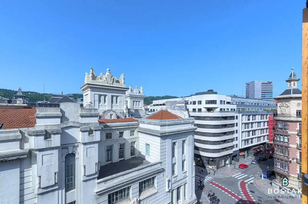 Vista exterior de Piso de alquiler en Bilbao  con Calefacción y Terraza