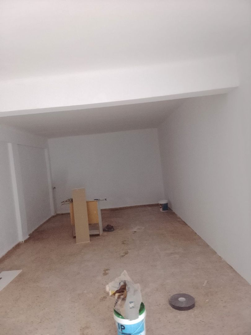 Box room to rent in Manises  with Alarm