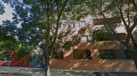 Foto 2 de Piso en venta en Avenida República de China, Colores -  Entreparques, Sevilla