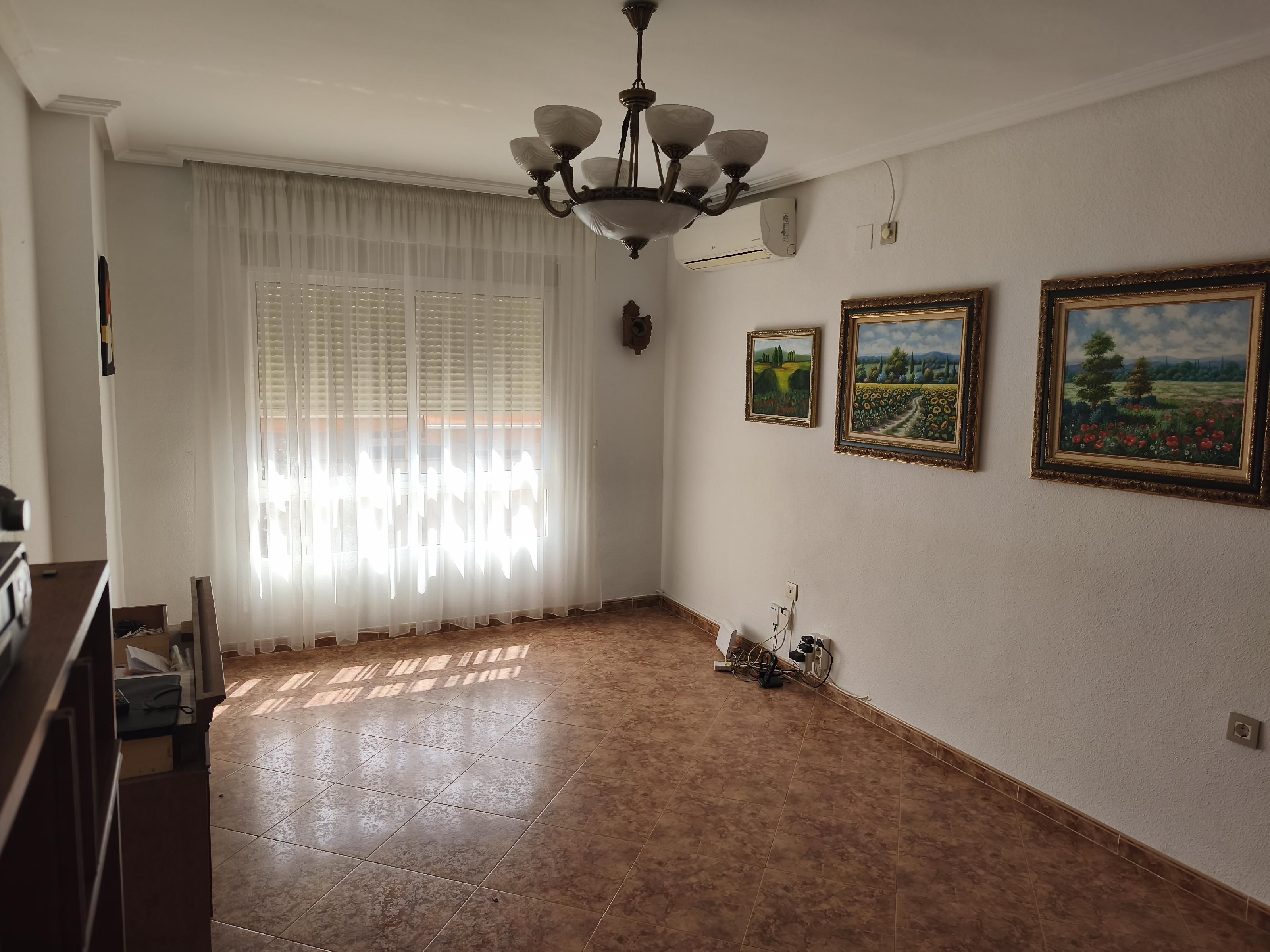 Living room of Apartment for sale in Andújar  with Air Conditioner, Heating and Balcony