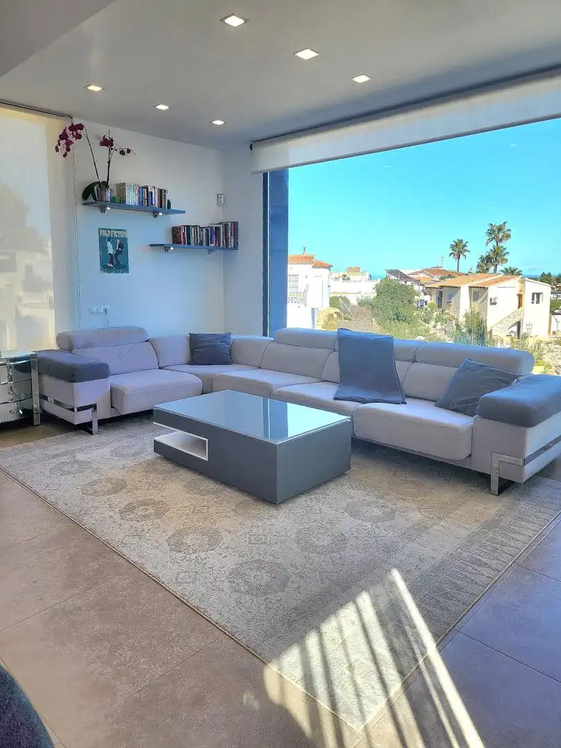 Chalet con piscina en venta en Cumbre del Sol, imagen 4