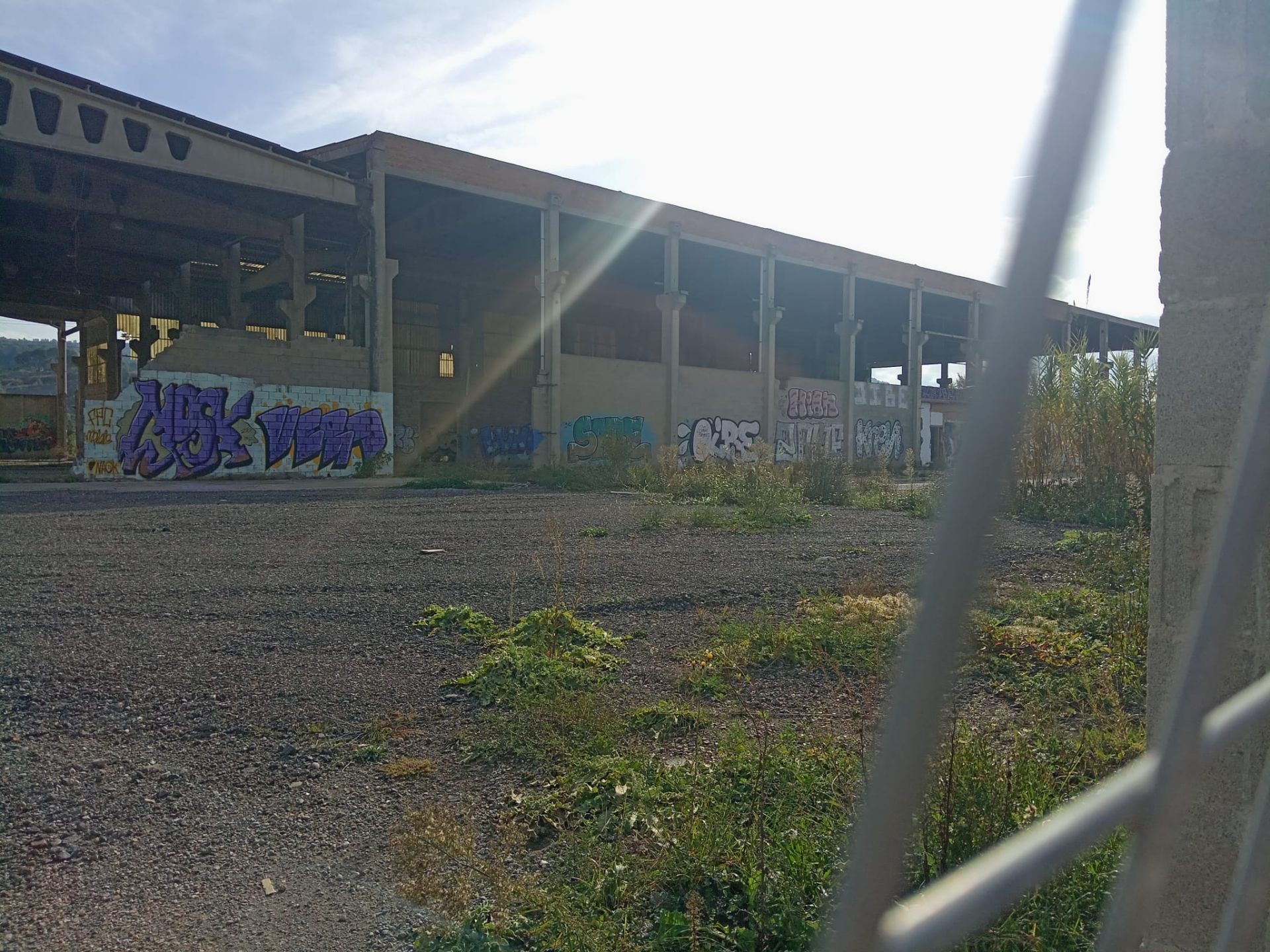 Vista exterior de Nau industrial en venda en Sant Vicenç de Castellet