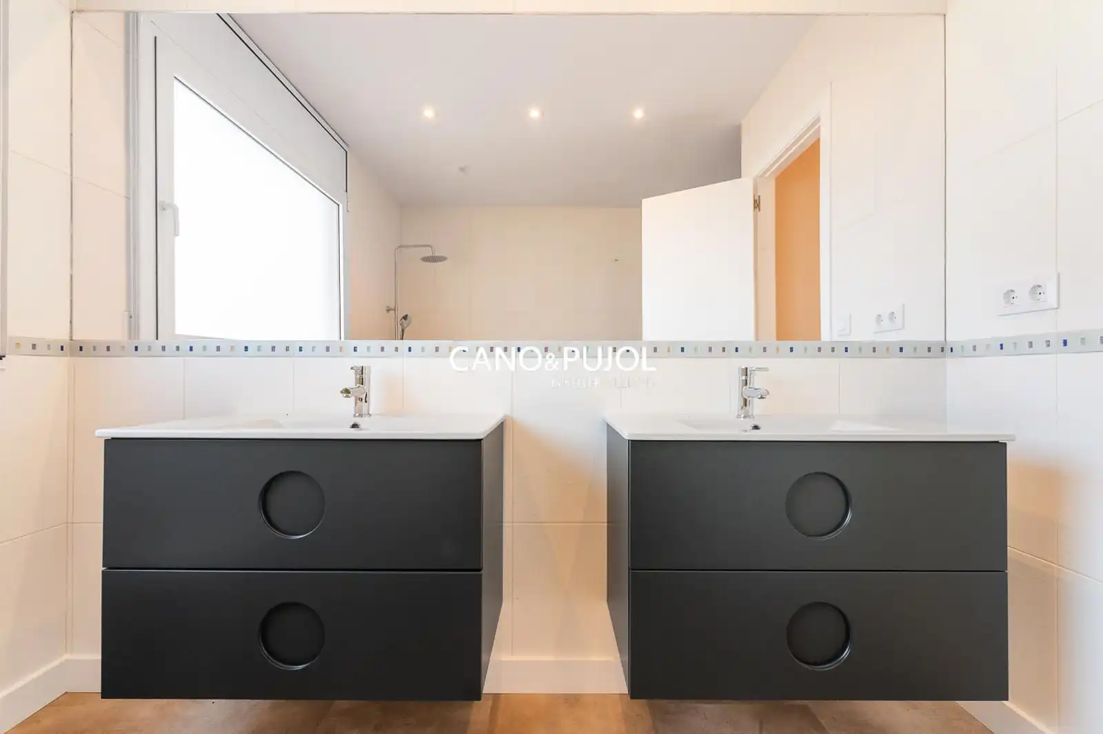 Bathroom of Houses for sale in Sant Cugat del Vallès  with Air Conditioner, Terrace and Swimming Pool