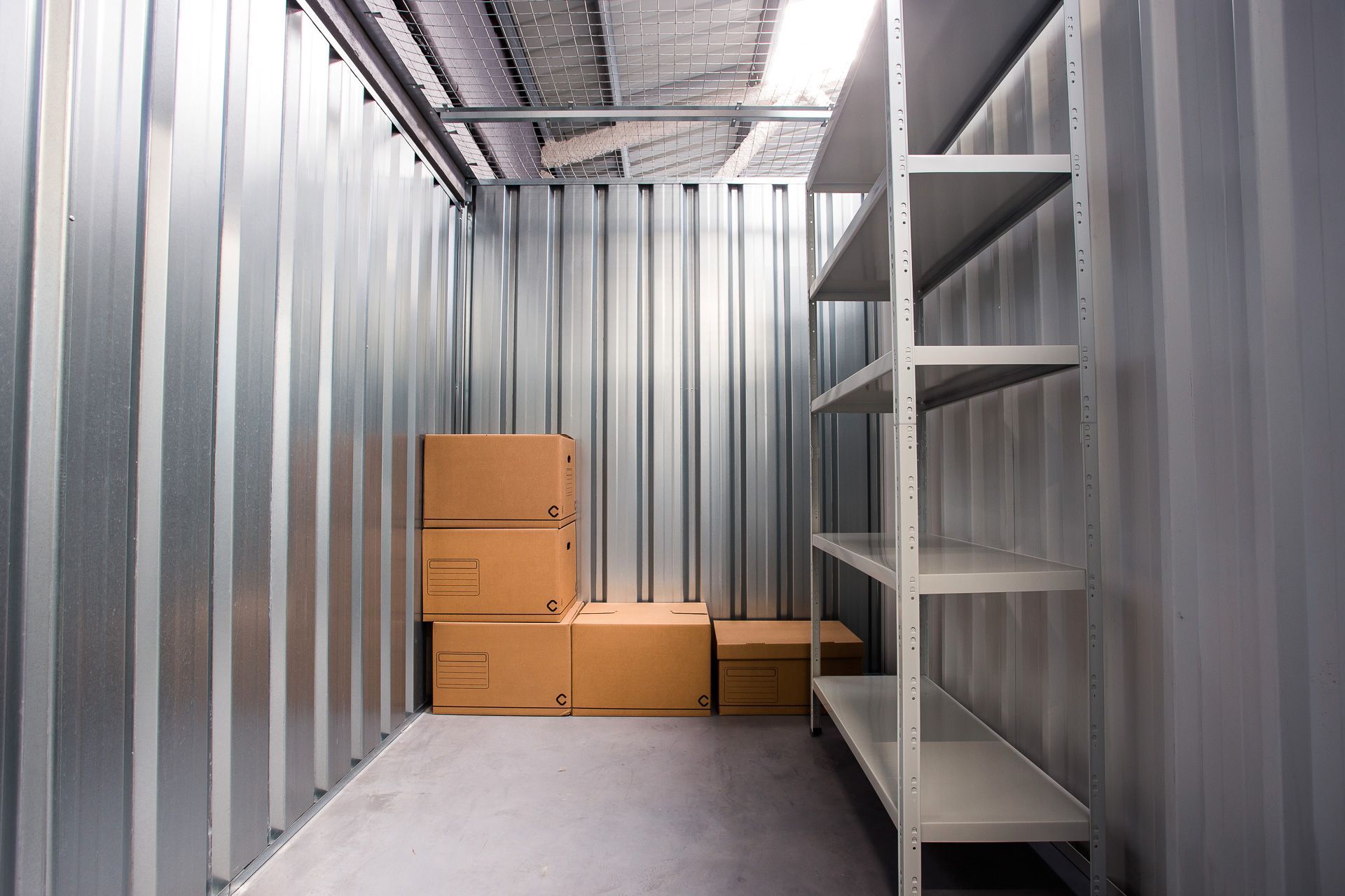 Box room to rent in  Madrid Capital