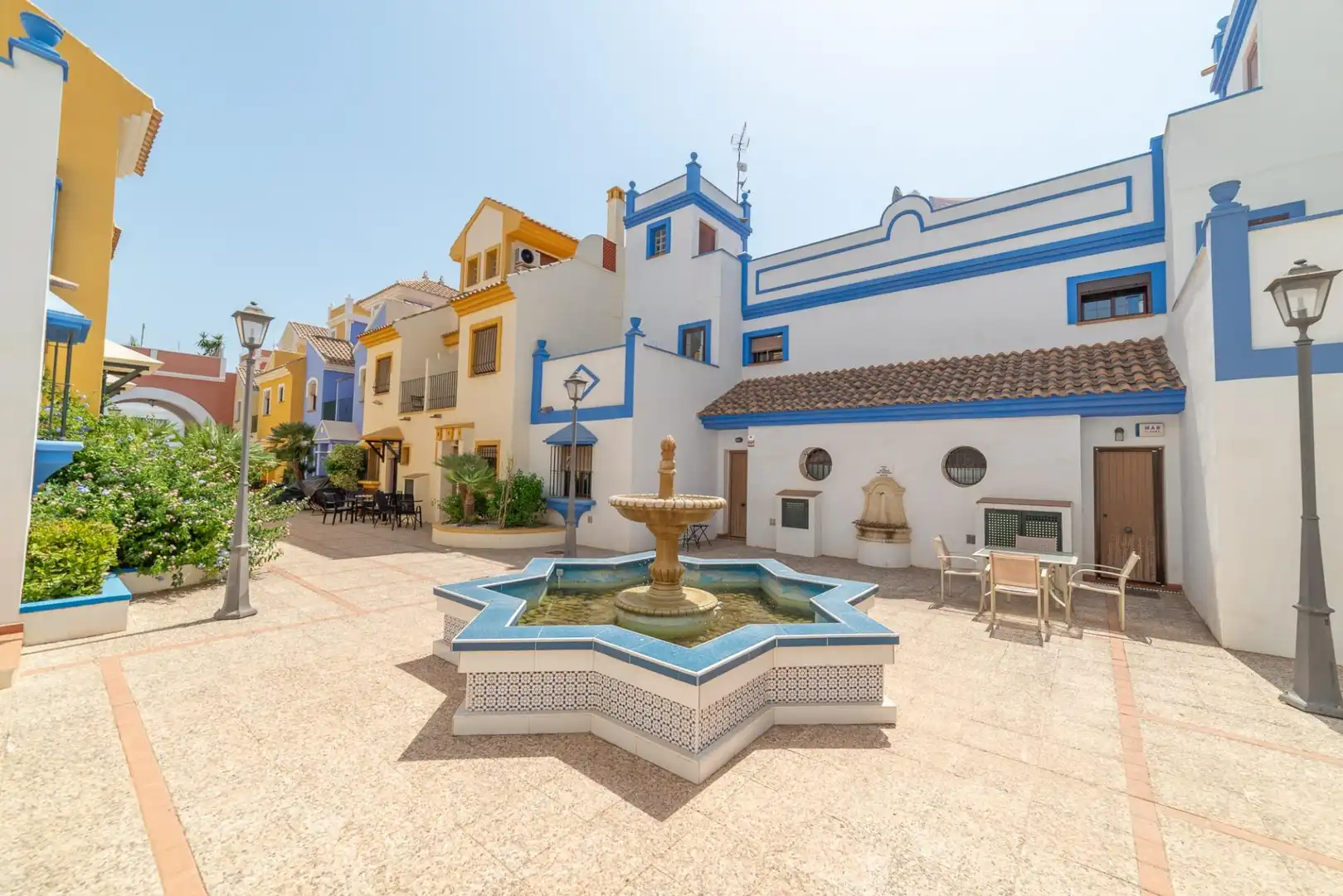 Außenansicht von Einfamilien-Reihenhaus zum Verkauf in San Javier mit Klimaanlage, Heizung und Privatgarten