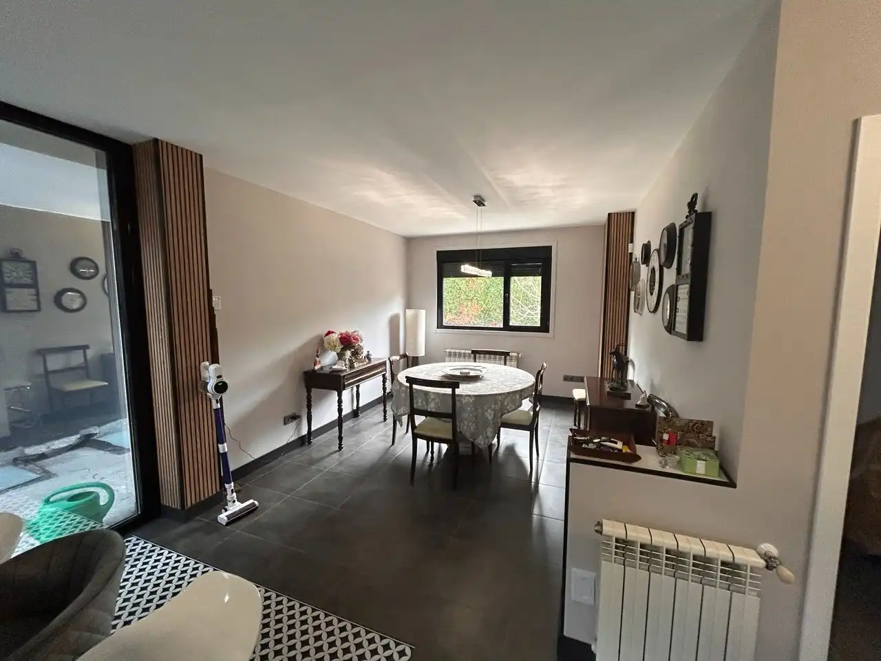 Comedor de Casa o chalet en venta en Culleredo con Calefacción, Jardín privado y Parquet