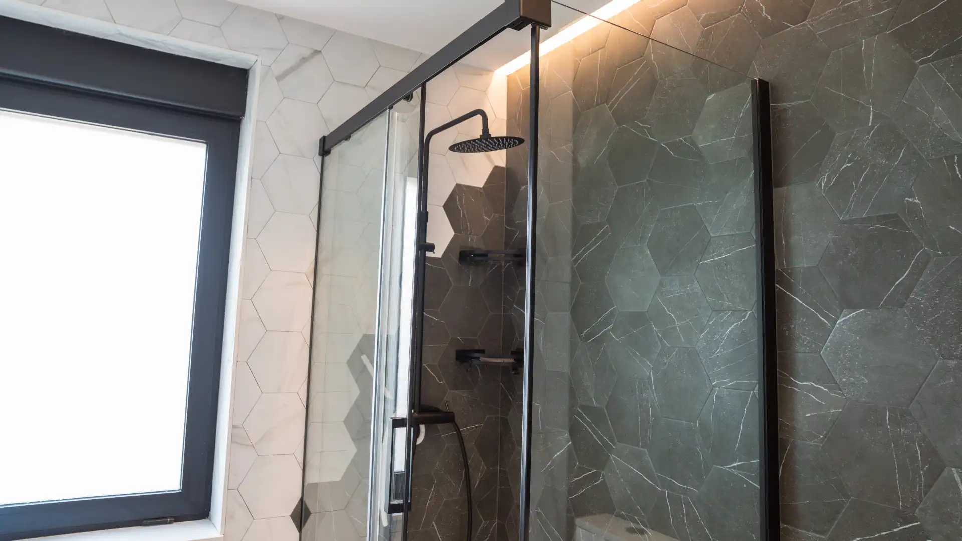 Badezimmer von Dachboden zur Miete in Salamanca mit Klimaanlage, Heizung und Parkett