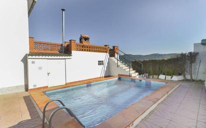 Piscina de Casa o xalet en venda en Olesa de Montserrat amb Calefacció, Jardí privat i Terrassa