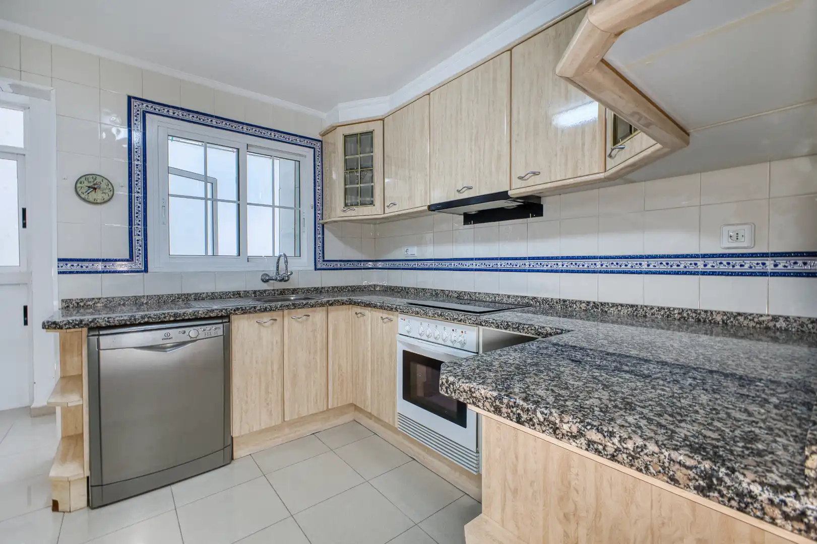 Kitchen of Flat for sale in Jijona / Xixona  with Terrace, Furnished and Oven