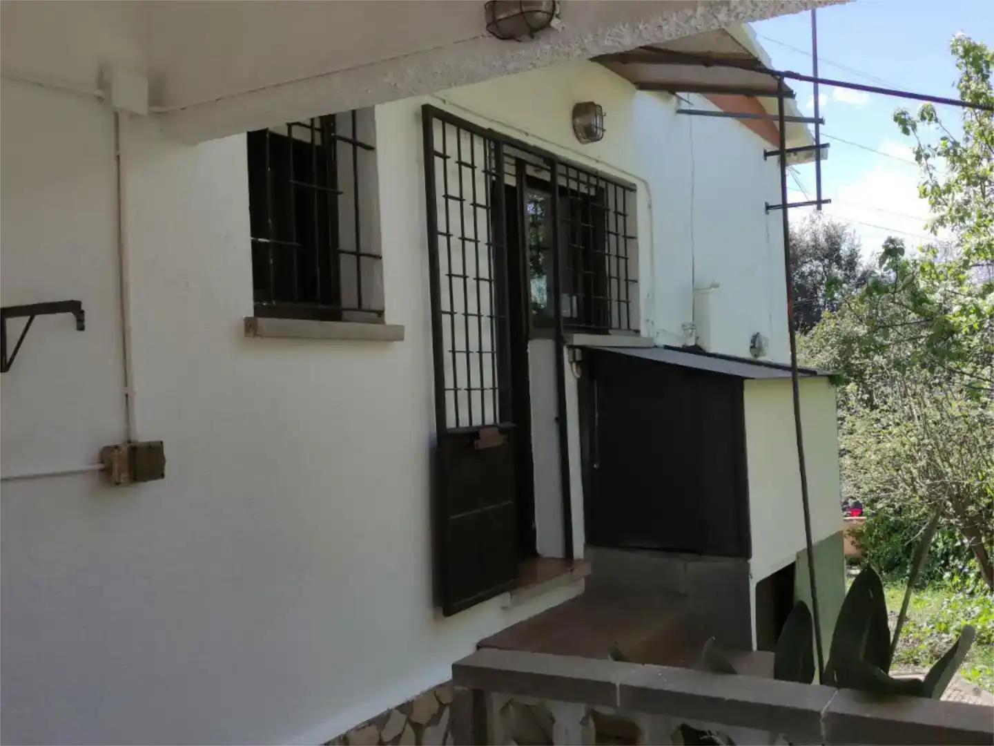 Vista exterior de Pis en venda en Riells i Viabrea amb Aire condicionat i Balcó
