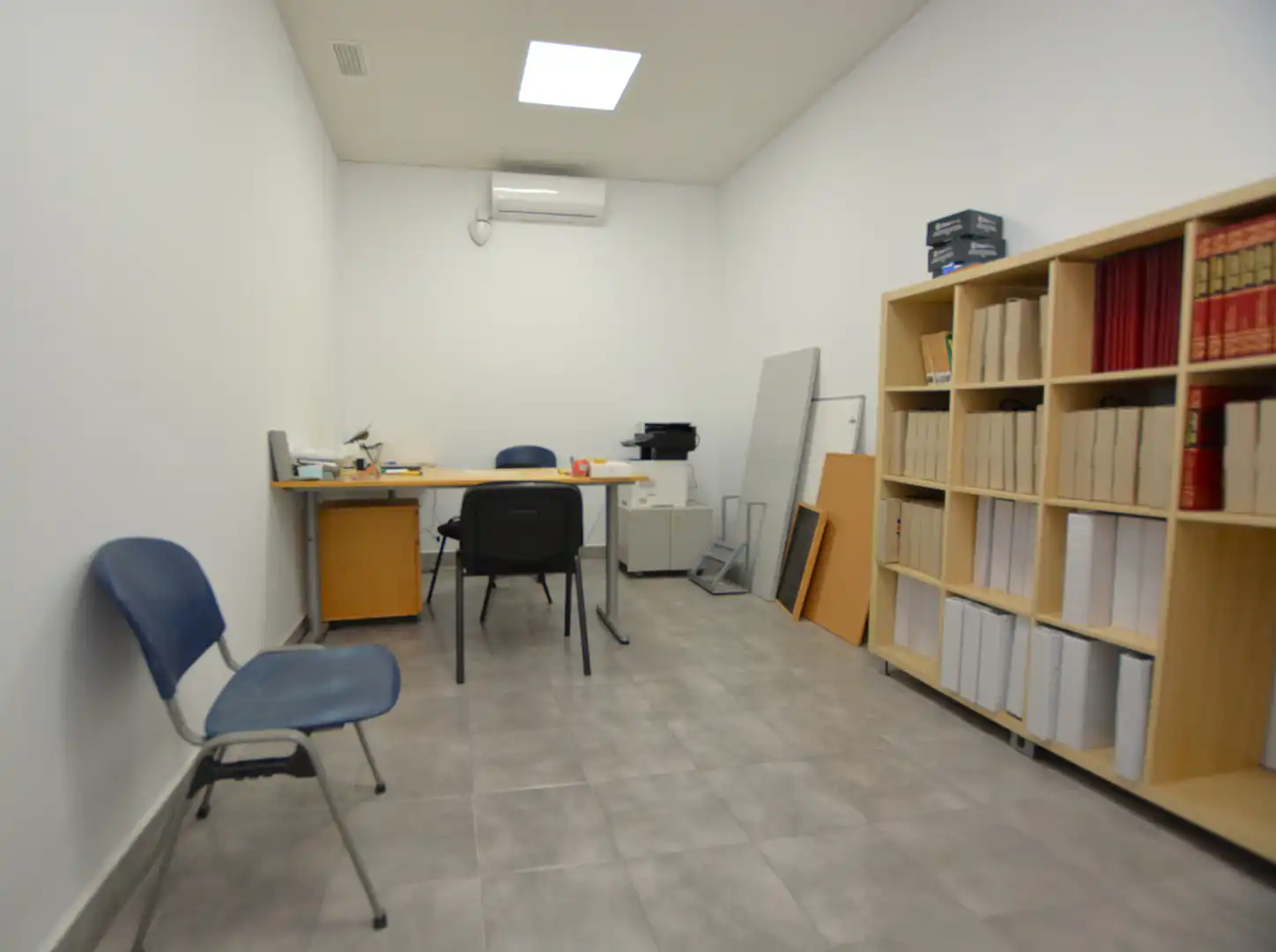 Commercial properties for sale in Alcalá de Guadaira  with Air Conditioner, Heating and Internet