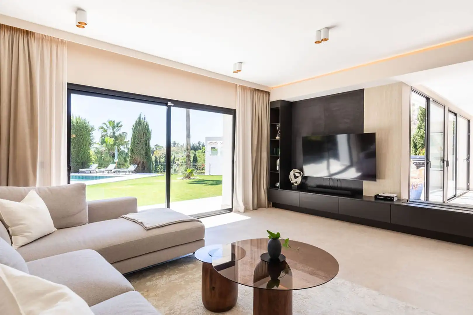 Sala de estar de Casa o chalet en venta en Benahavís con Terraza