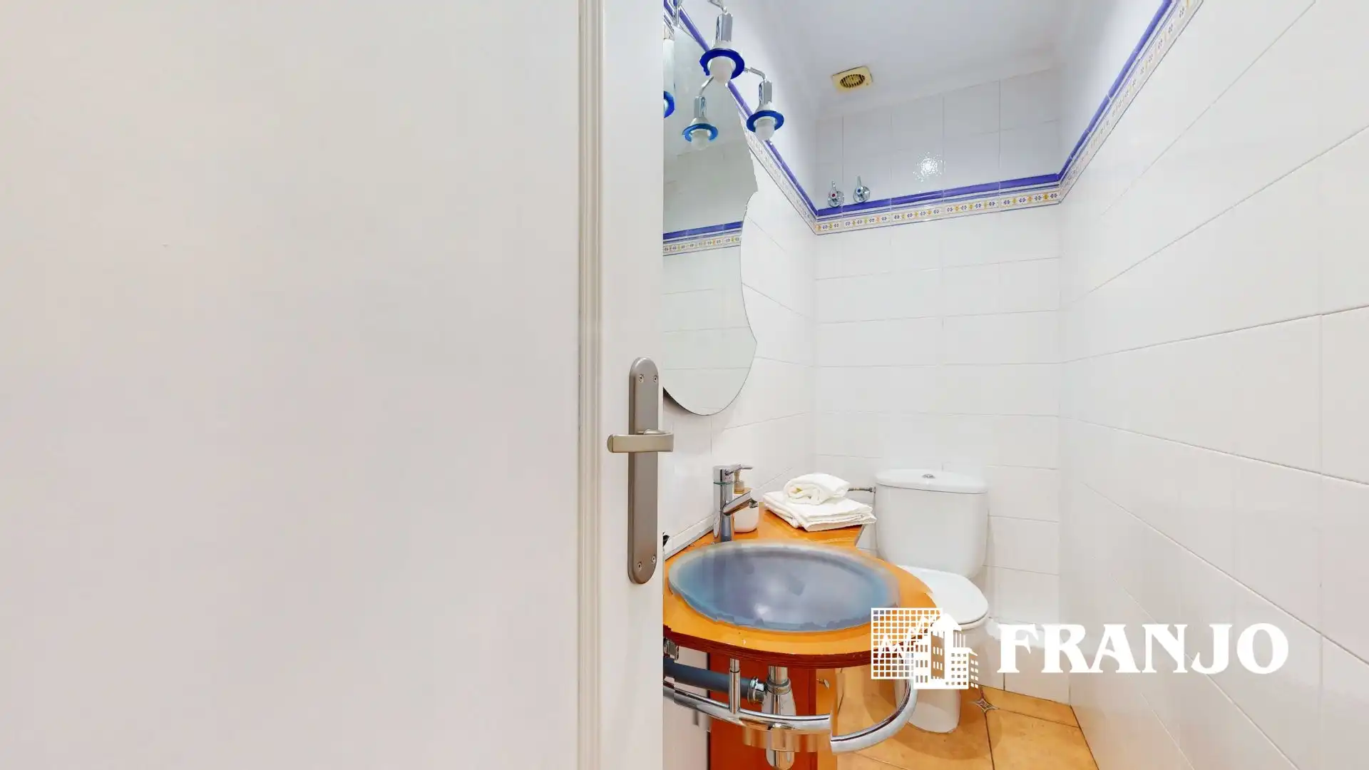 Baño de Casa adosada en venta en Barberà del Vallès con Aire acondicionado, Calefacción y Terraza