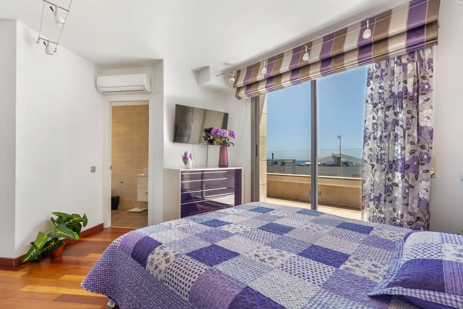 Habitación de Casa adosada en venta en Torredembarra con Aire acondicionado, Calefacción y Parquet