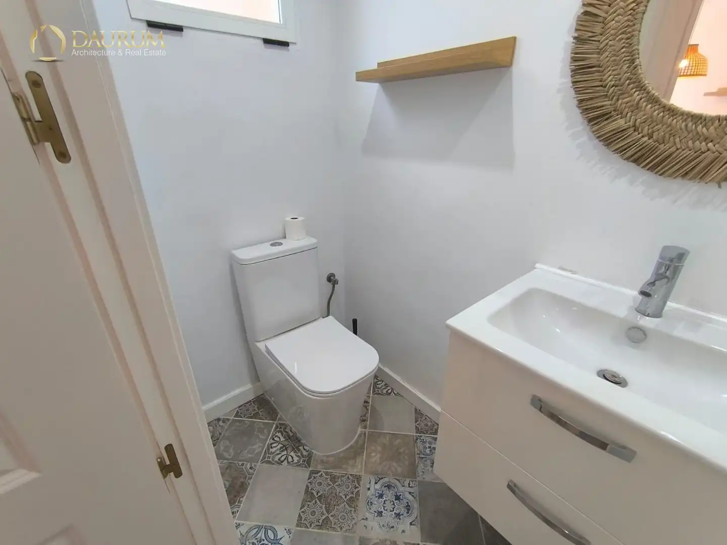 Bathroom of Attic for sale in Elche / Elx  with Air Conditioner, Terrace and Furnished
