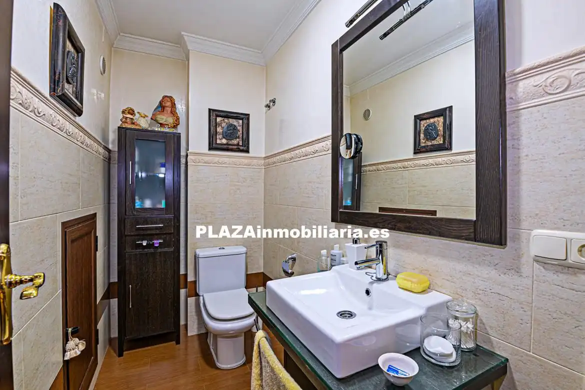 Baño de Casa o chalet en venta en Lucena con Aire acondicionado, Trastero y Piscina