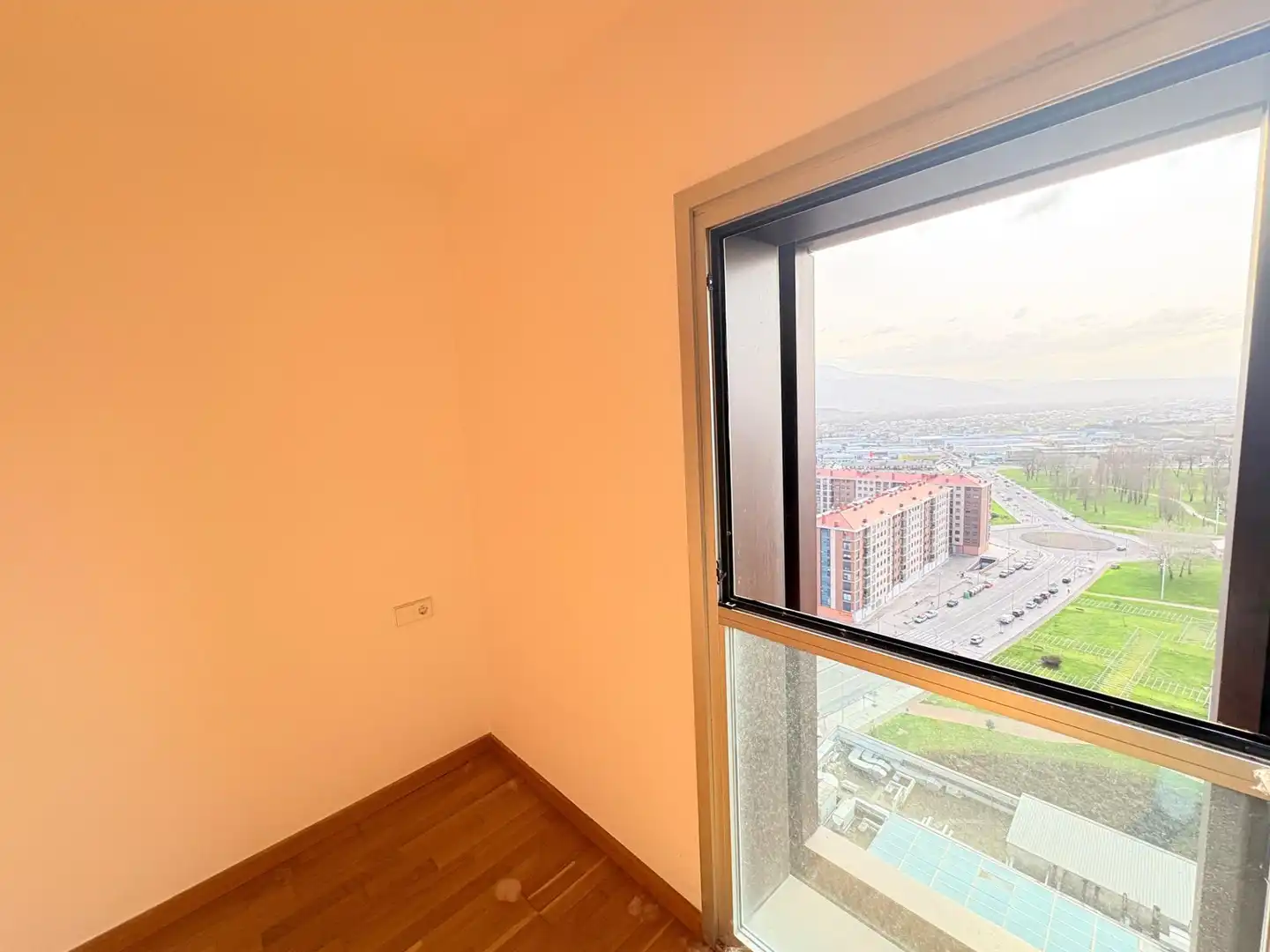 Habitación de Piso en venta en Ponferrada con Aire acondicionado, Trastero y Alarma