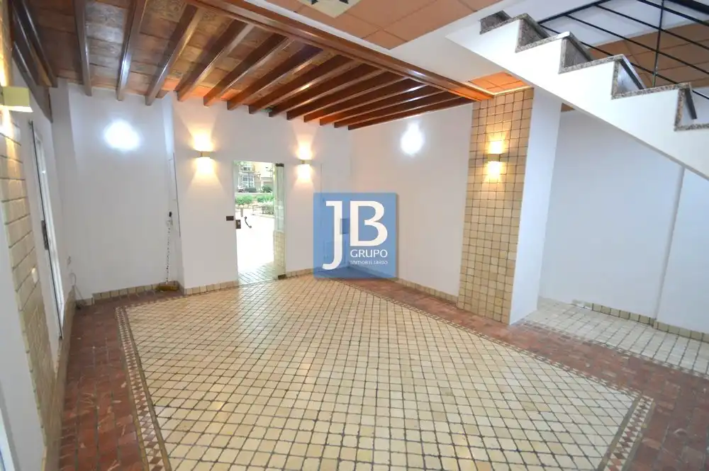 Local comercial de lloguer a Plaça de la Bassa, imagen 4