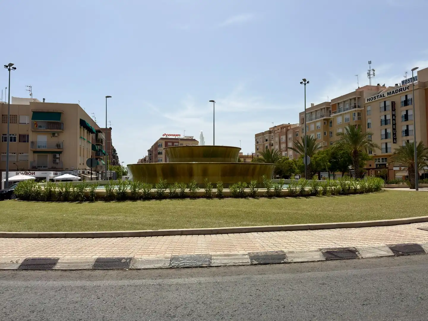 Vista exterior de Piso en venta en Elche / Elx con Aire acondicionado, Amueblado y Balcón