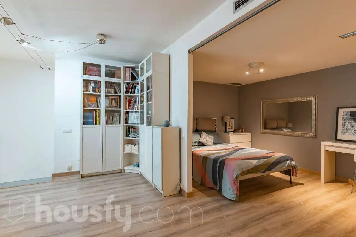 Bedroom of Duplexes for sale in L'Hospitalet de Llobregat  with Air Conditioner, Heating and Parquet flooring