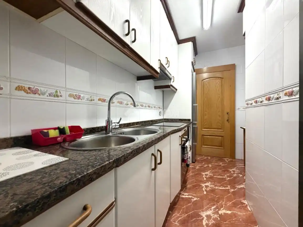 Cuina de Pis en venda en Badalona amb Aire condicionat, Calefacció i Balcó