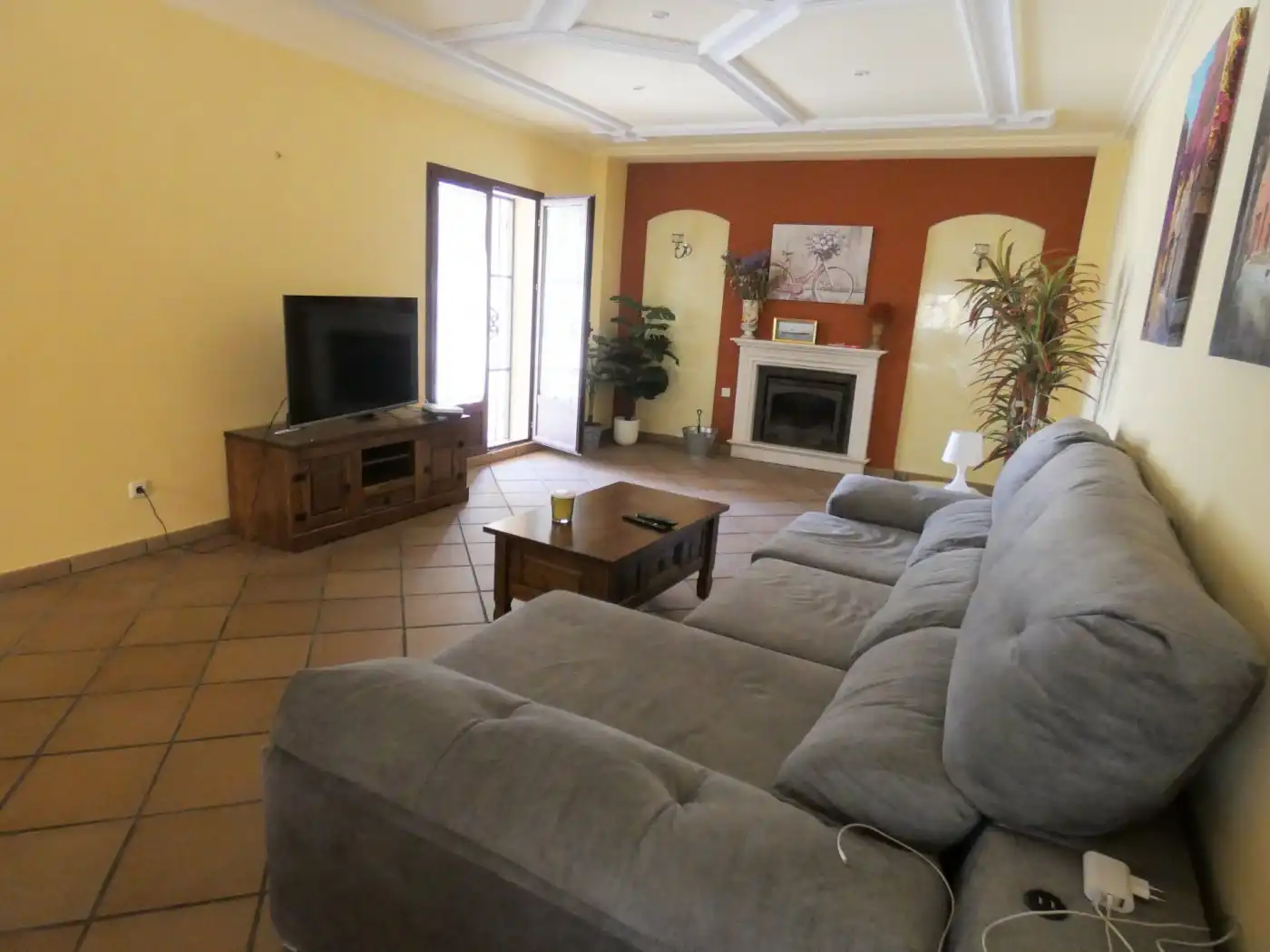 Living room of Houses for sale in Chiclana de la Frontera  with Air Conditioner, Private garden and Terrace