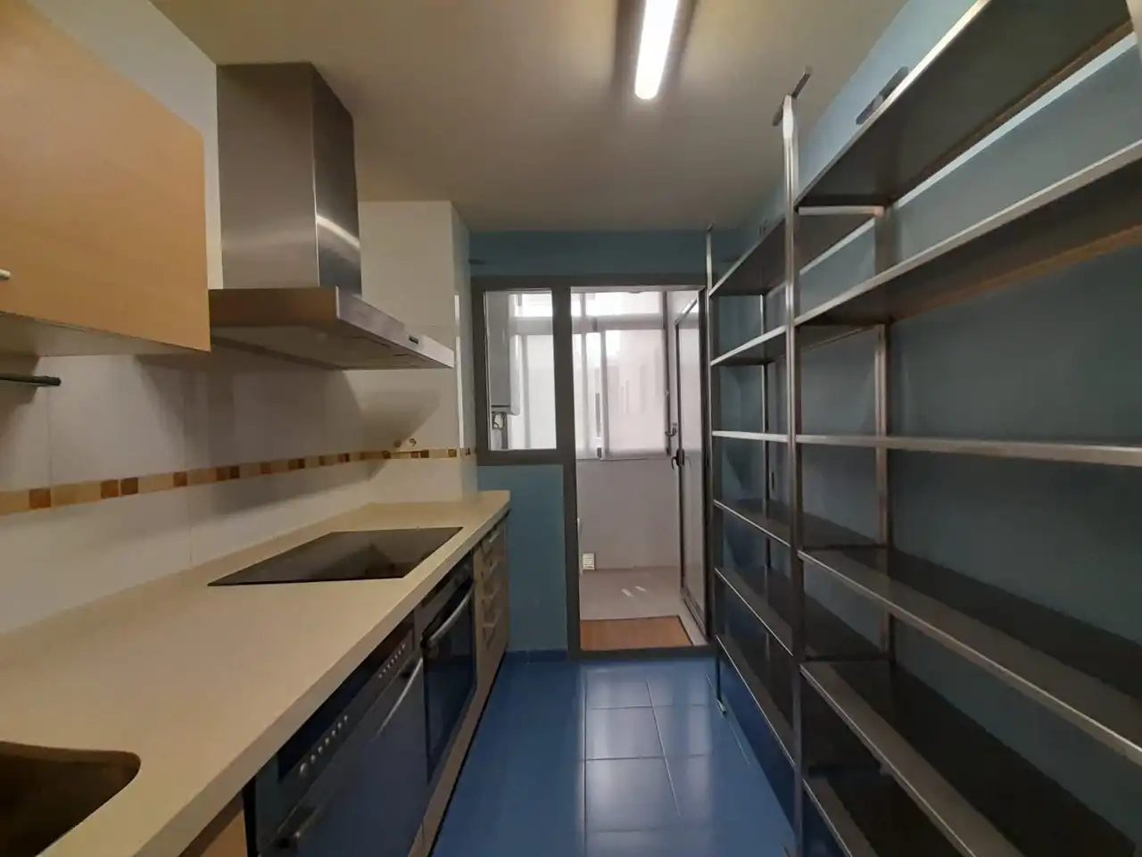 Cuina de Pis de lloguer en Málaga amb Aire condicionat, Traster i Moblat