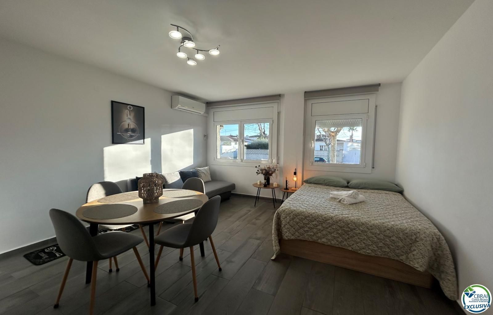 Dormitori de Estudi en venda en Empuriabrava amb Aire condicionat i Moblat