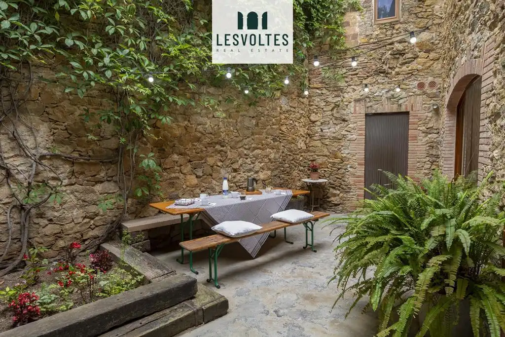 Terrace of Houses for rent in Forallac  with Heating, Private garden and Parquet flooring