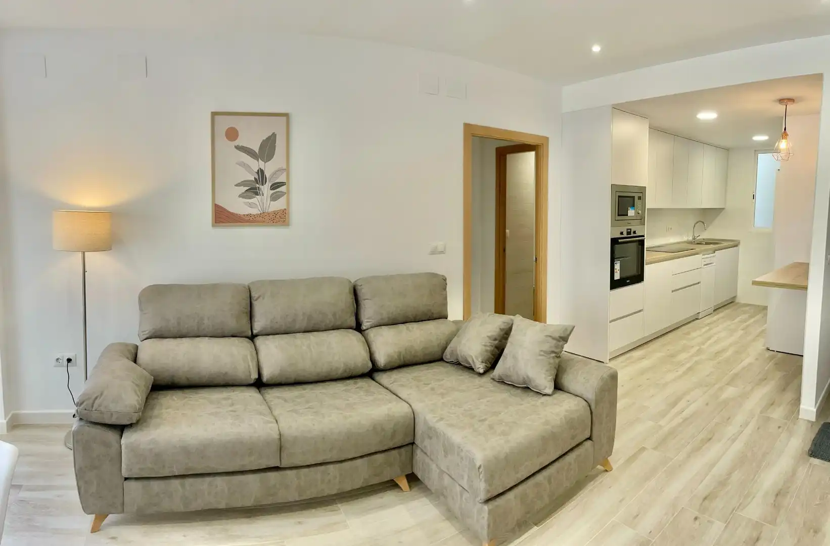 Sala d'estar de Pis de lloguer en Córdoba amb Aire condicionat, Terrassa i Moblat