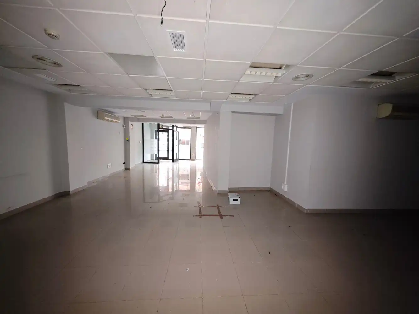 Local en venta en Alicante / Alacant con Aire acondicionado