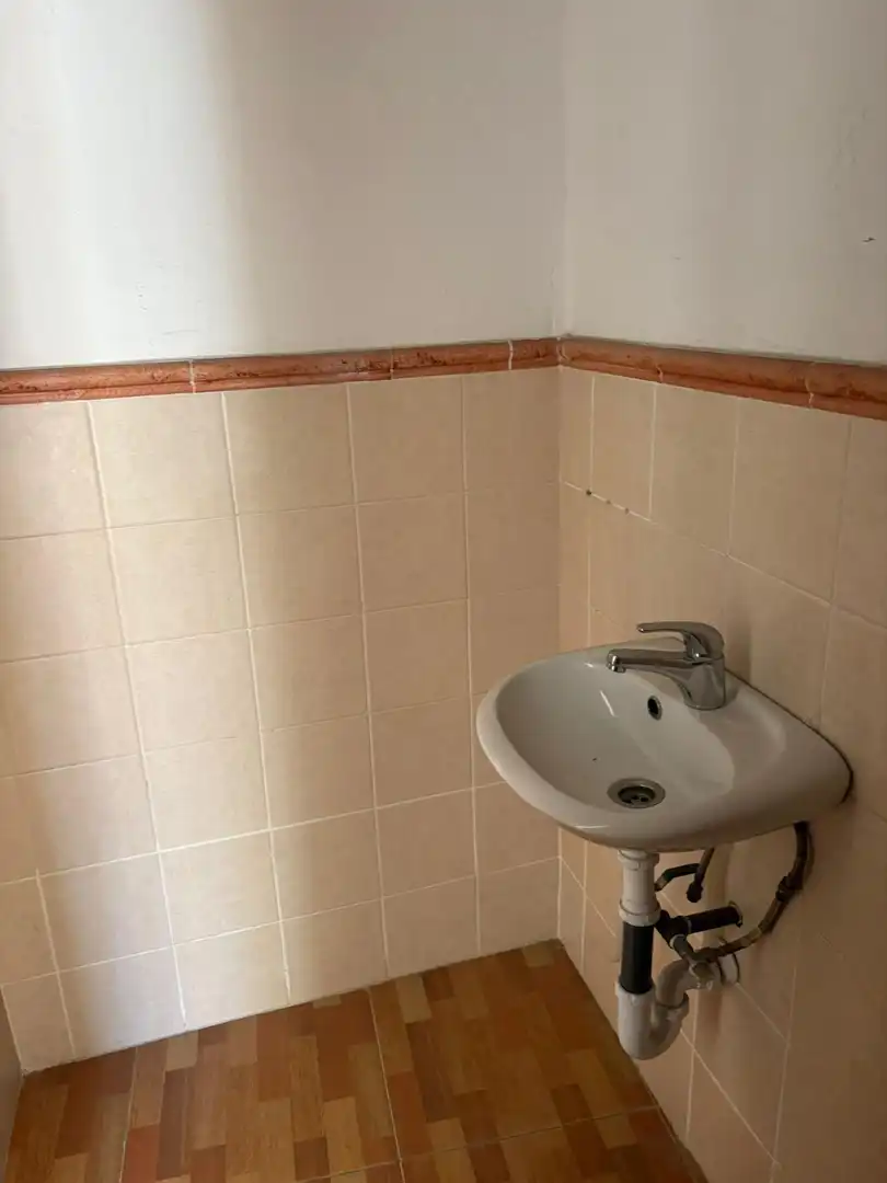 Bathroom of Commercial properties for rent in Castilleja de la Cuesta