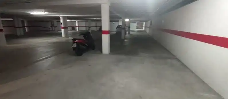 Einzelparkplatz zum Verkauf in Carrer dels Serrans 73, imagen 2