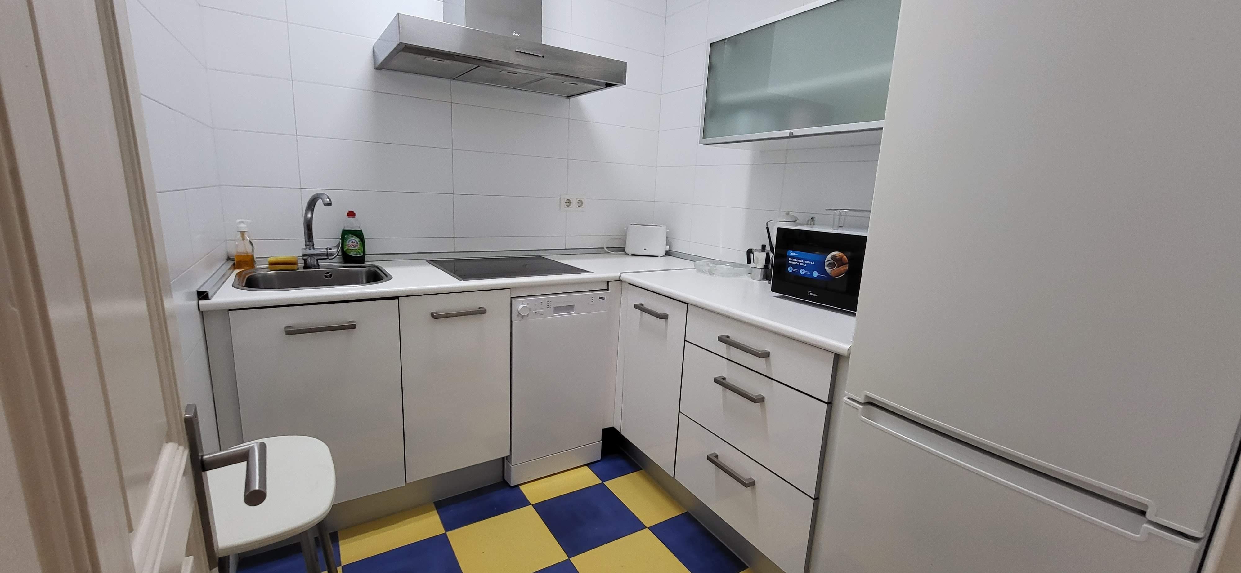Cuina de Pis de lloguer en Santander amb Parquet i Moblat