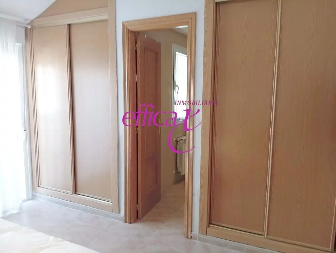 Bedroom of Houses for sale in Santo Domingo-Caudilla  with Heating