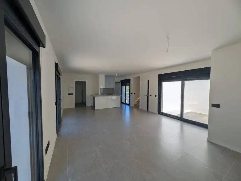 Casa adosada en venta en El Espinar con Calefacción y Terraza