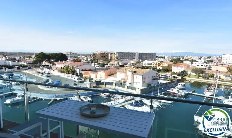Piso con piscina en venta en Cap de la Gola 28, imagen 4