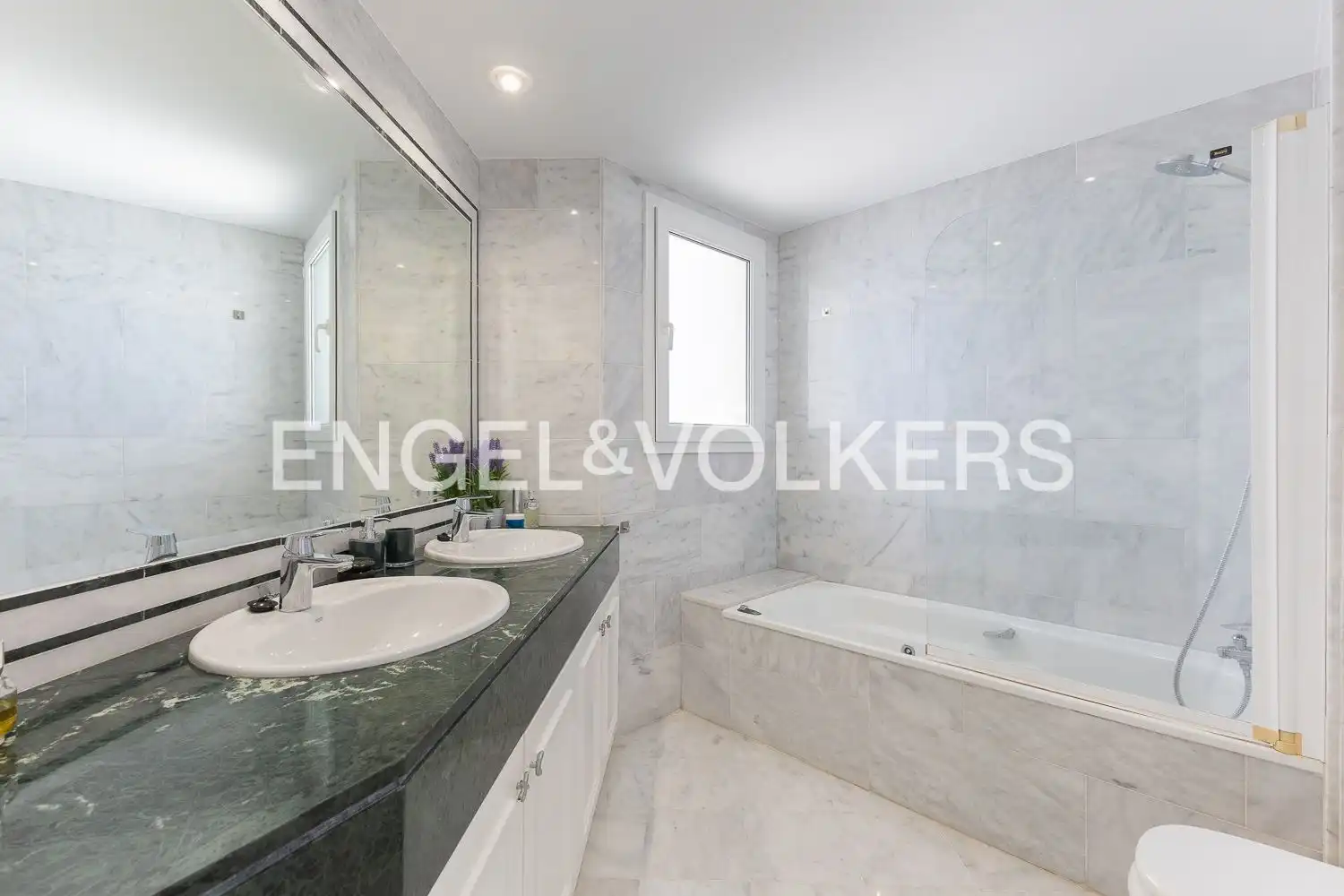Baño de Piso de alquiler en Altea con Aire acondicionado, Calefacción y Jardín privado