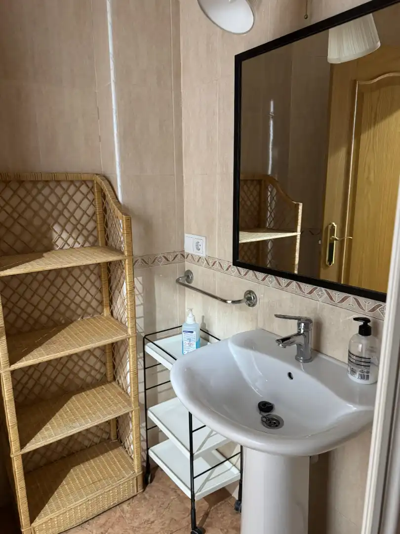 Baño de Piso en venta en Campo de Criptana con Calefacción, Amueblado y Horno