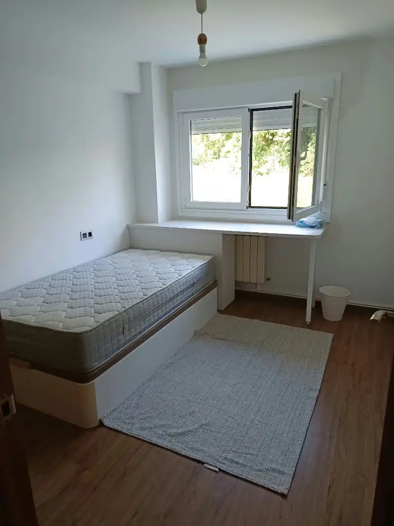 Habitación de Piso de alquiler en Santiago de Compostela  con Amueblado