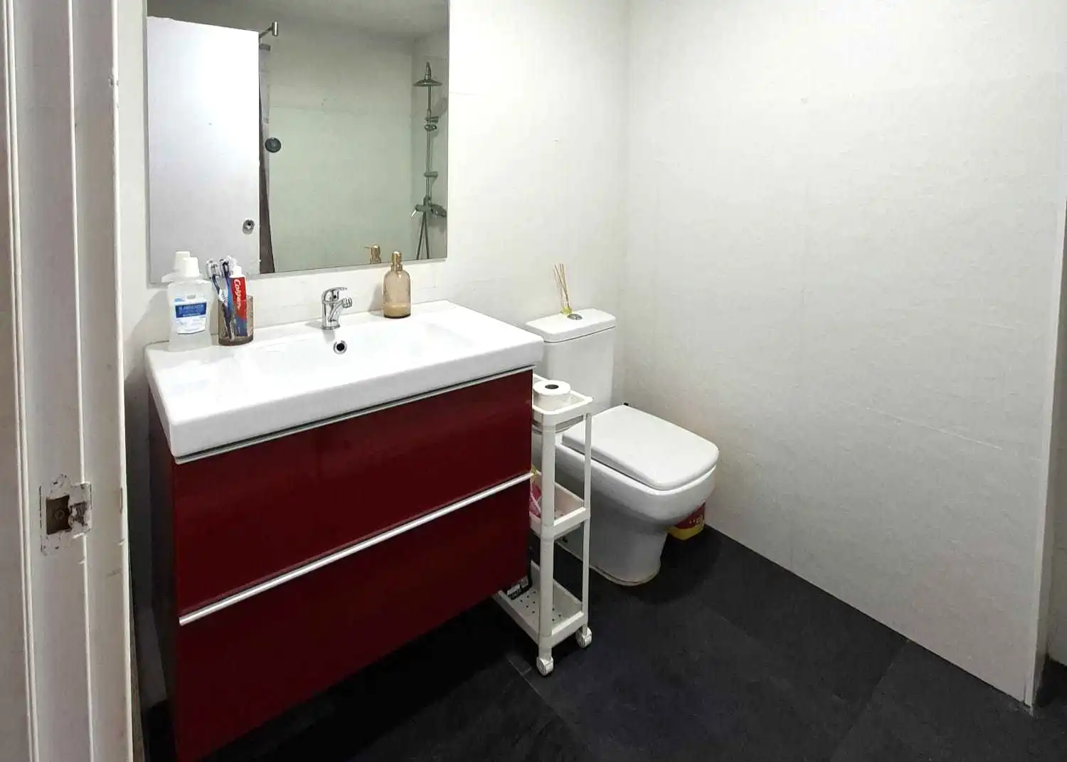 Bathroom of Flat for sale in  Pamplona / Iruña  with Heating, Parquet flooring and Oven