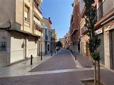 Locale commerciale in vendita a Avinguda de l'Eramprunyà 15