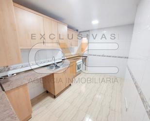 Kitchen of Flat for sale in Cedillo del Condado  with Air Conditioner