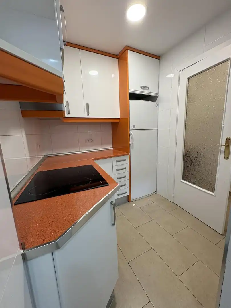 Cocina de Piso de alquiler en Madrid con Aire acondicionado y Balcón