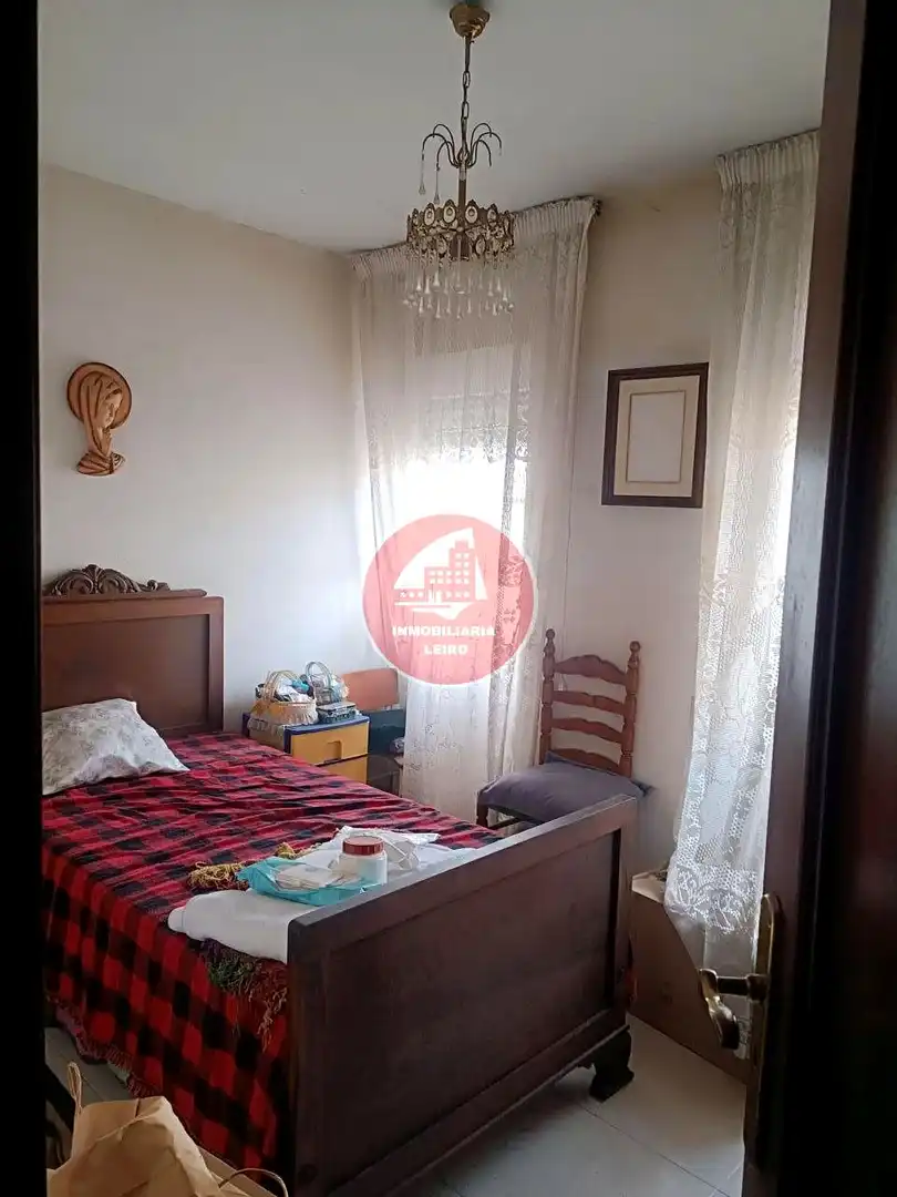 Dormitori de Casa o xalet en venda en Pontevedra Capital  amb Piscina comunitària